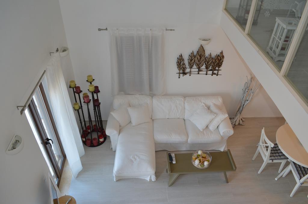 Villa Aristoteles Chalki Town Eksteriør bilde